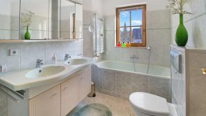 Tageslicht-Wannenbad