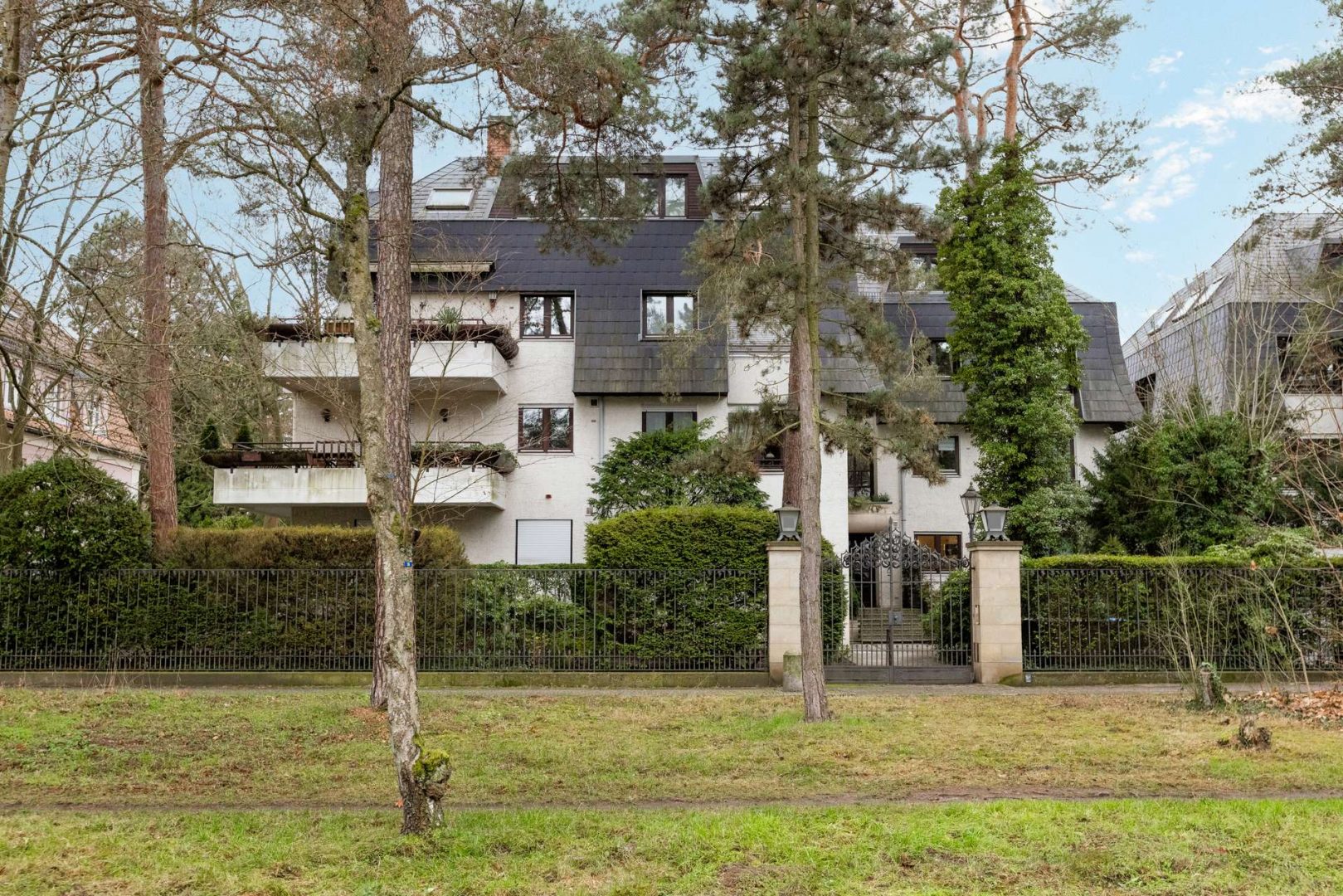 Straßenansicht