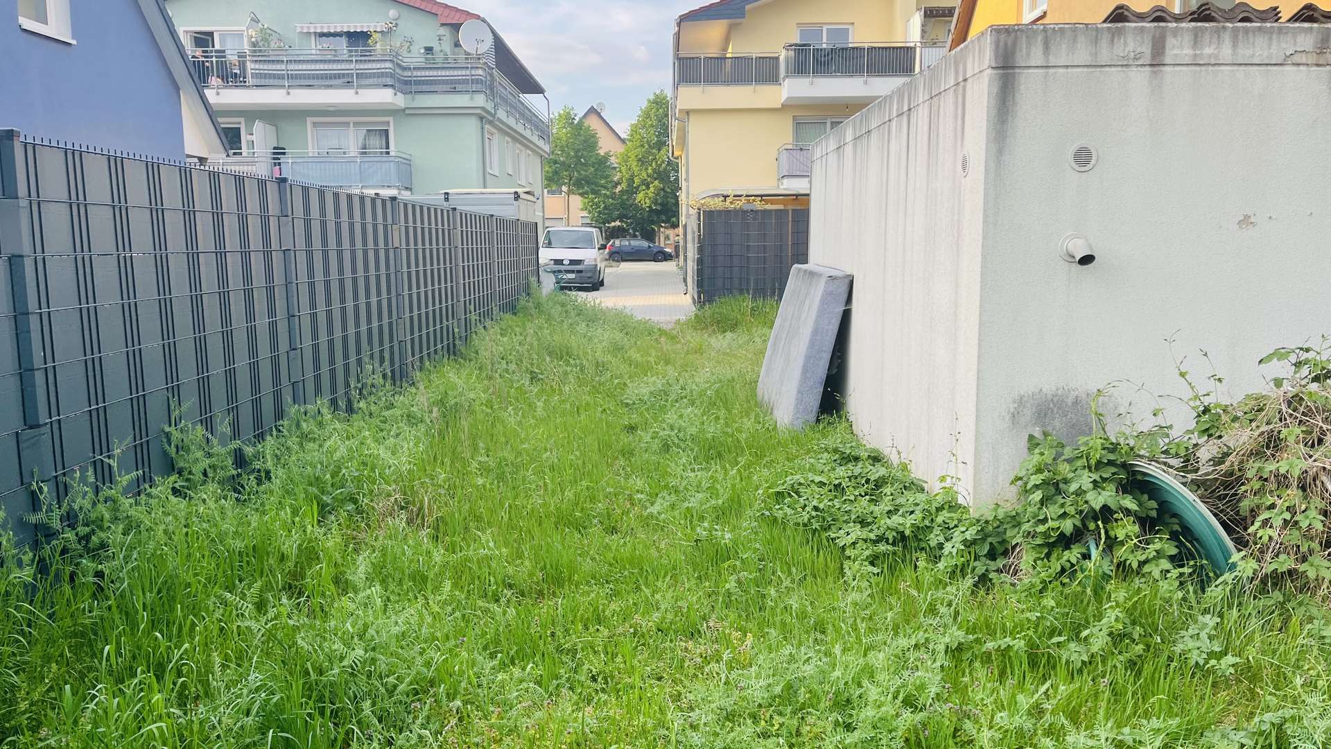 Mittleres Grundstück - Wegebereich