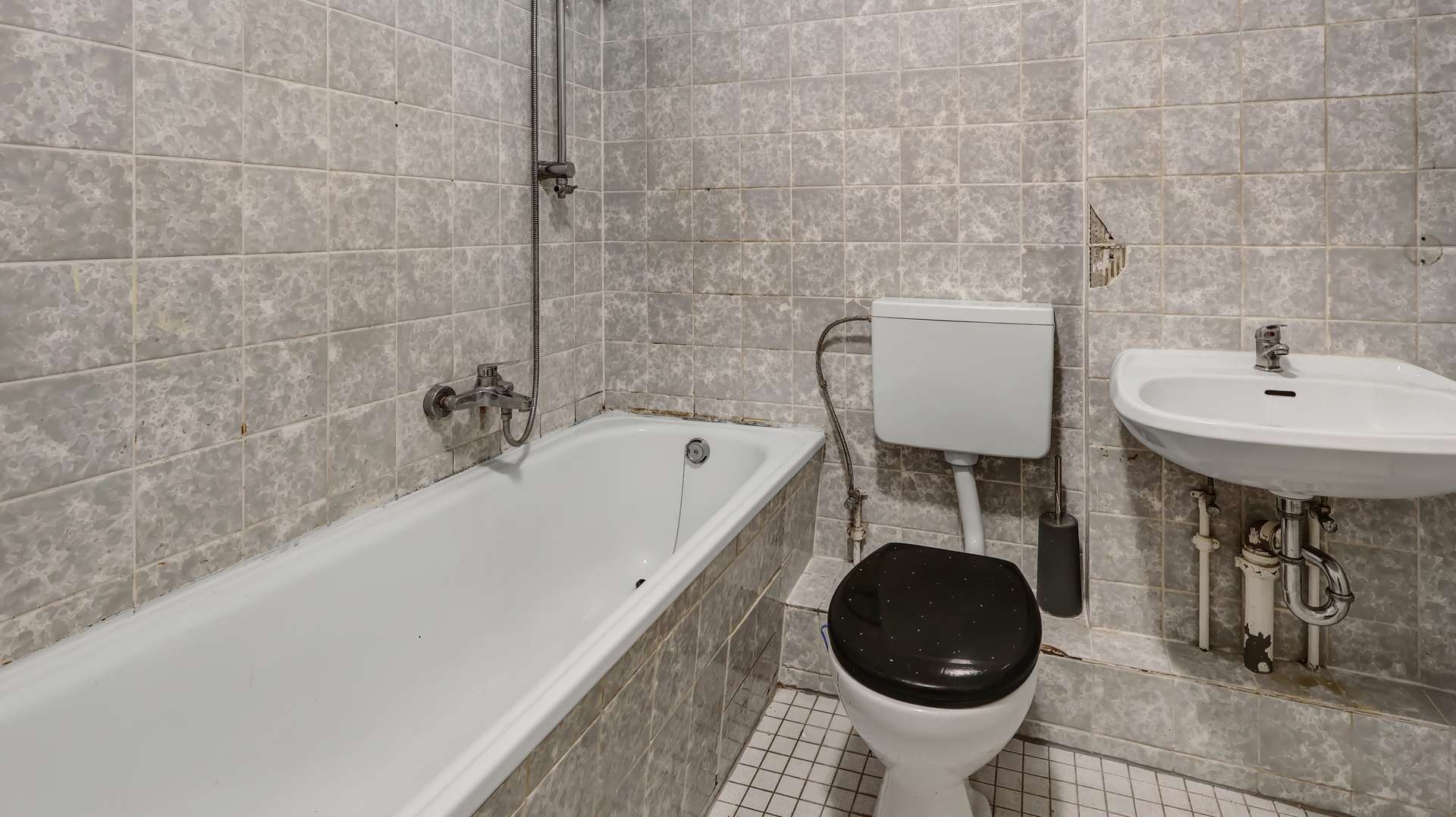 Bad mit Badewanne