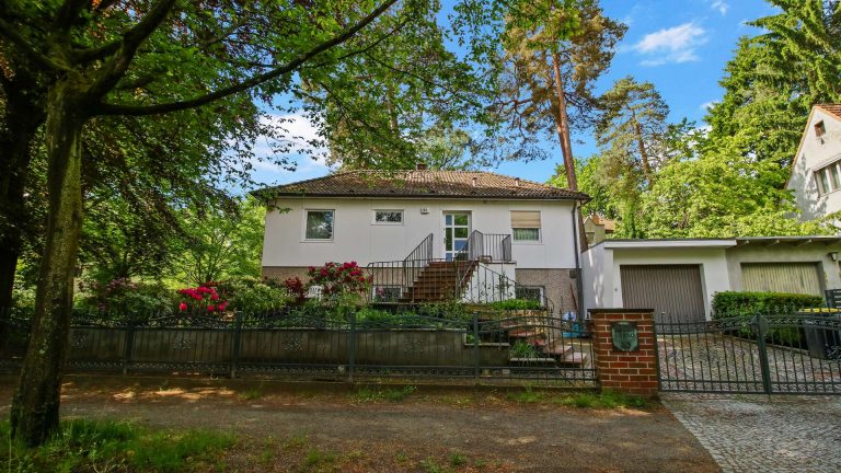 Einfamilienhaus mit Einliegerw