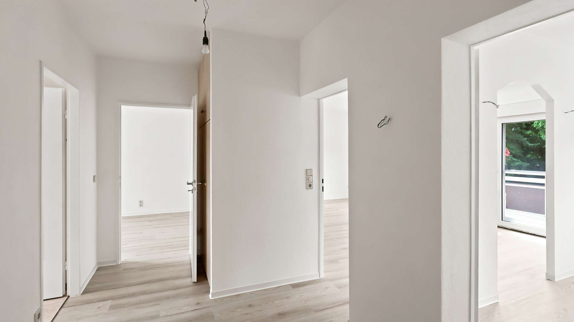 Flur mit Garderobenschrank
