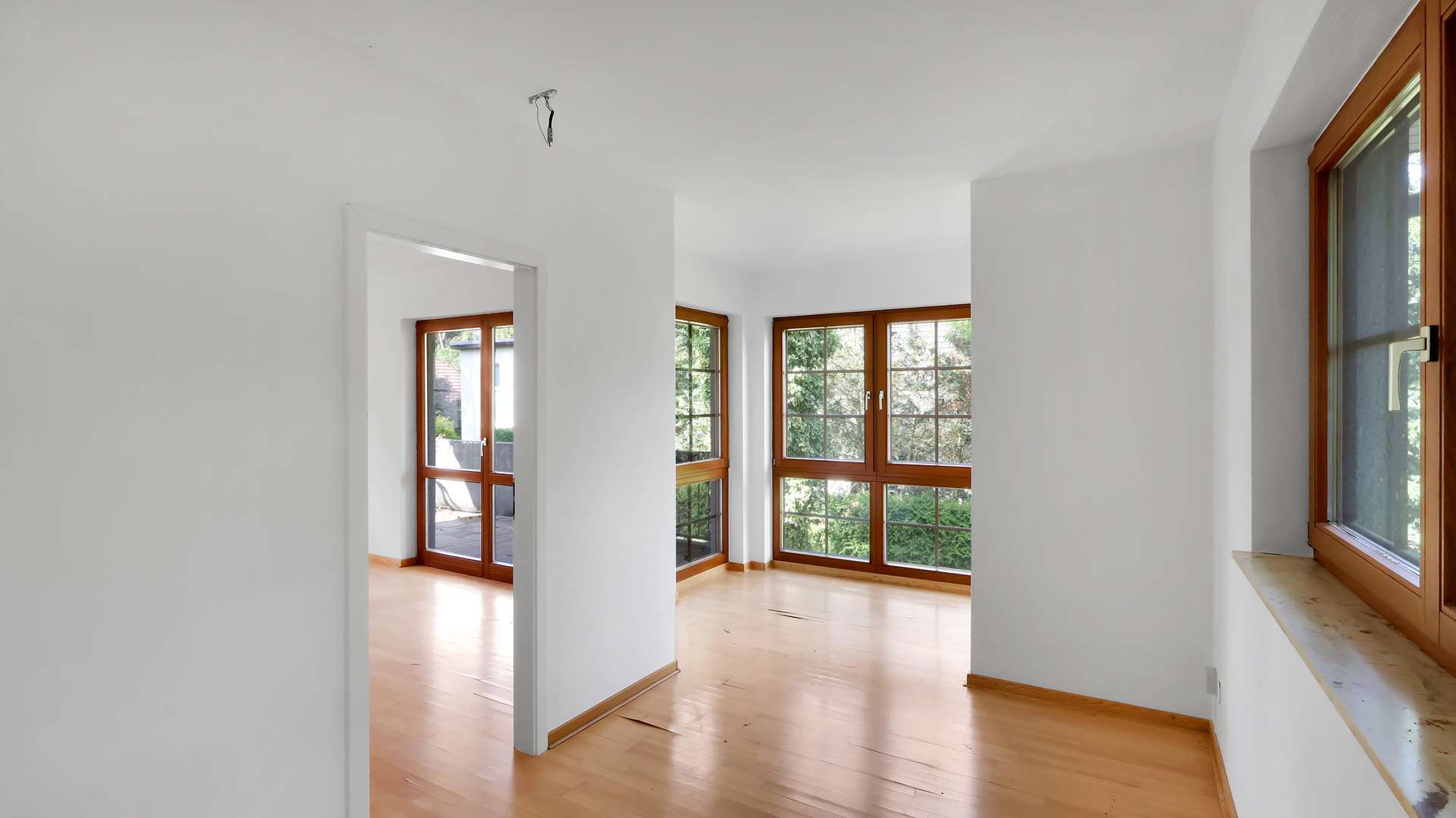Nachträglich gezogene Trennwand im Wohnzimmer
