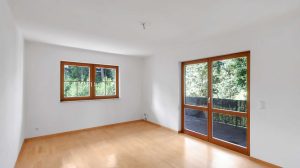 Wohnzimmer mit Süd-West Balkon