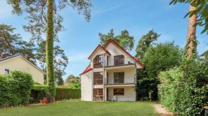 Hausansicht Vorgarten