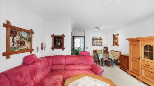 Wohnzimmer mit Essbereich