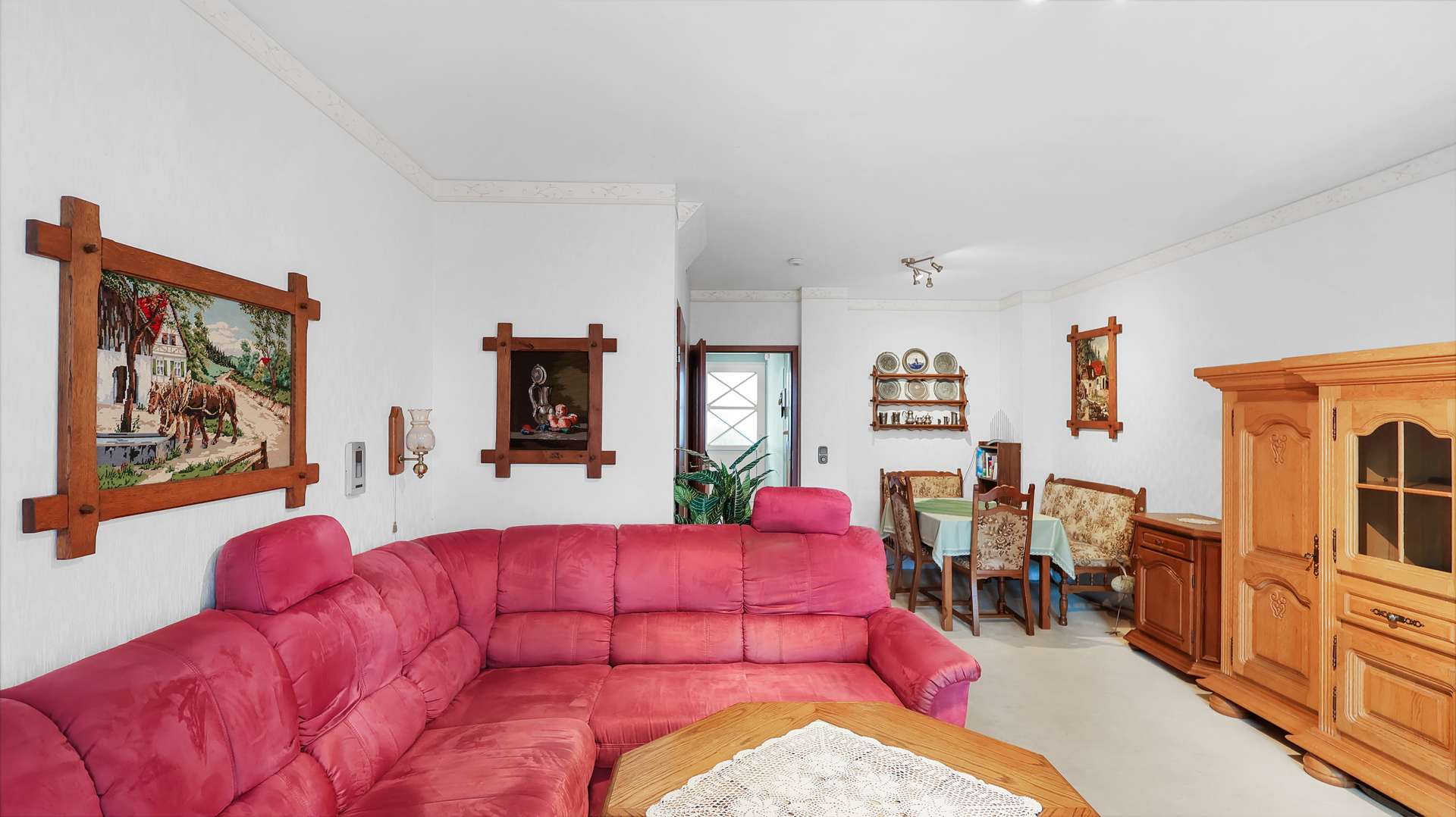 Wohnzimmer mit Essbereich