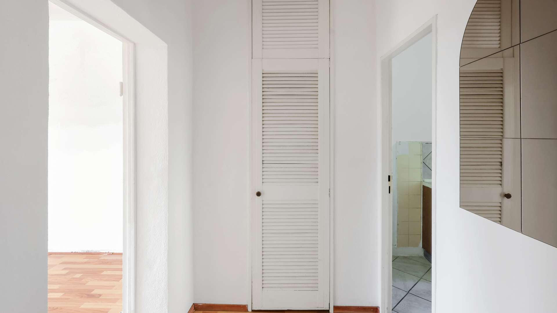 Flur mit Einbauschrank
