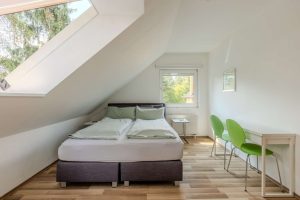 Schlafzimmer DG