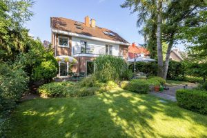 Hausansicht Garten