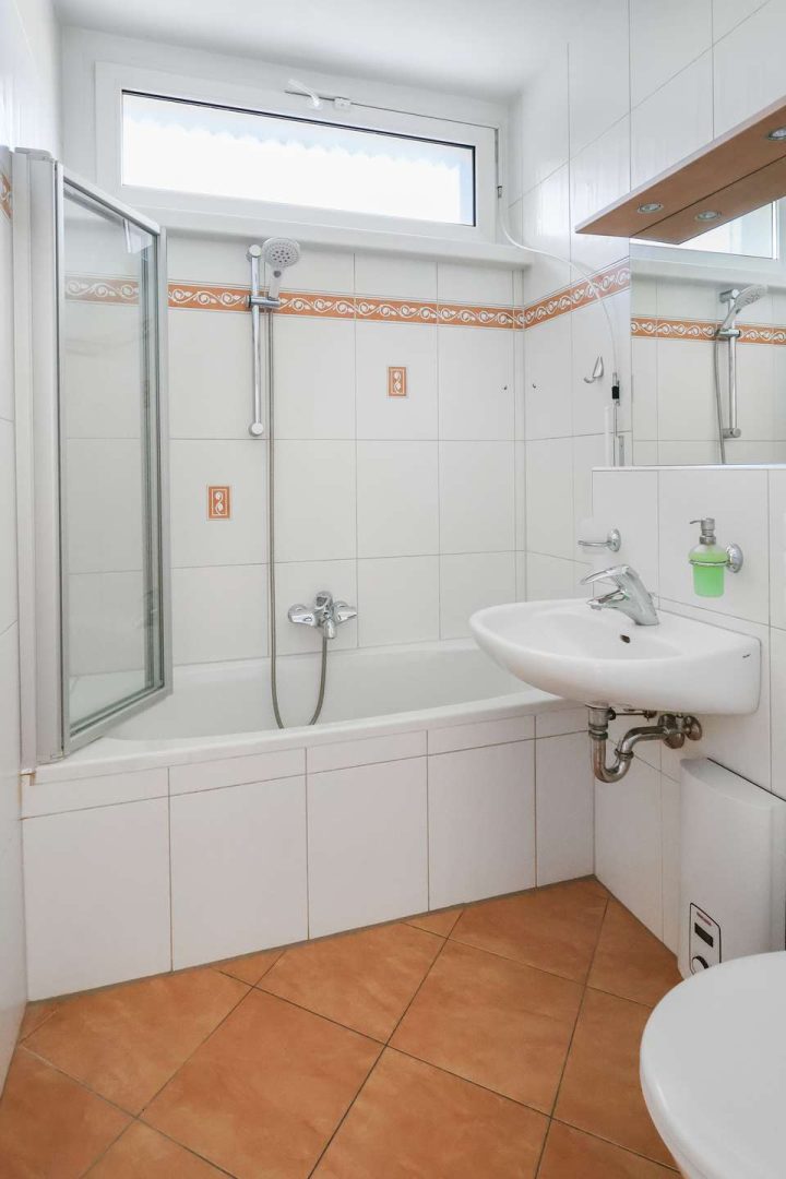 Wannenbad mit Fenster