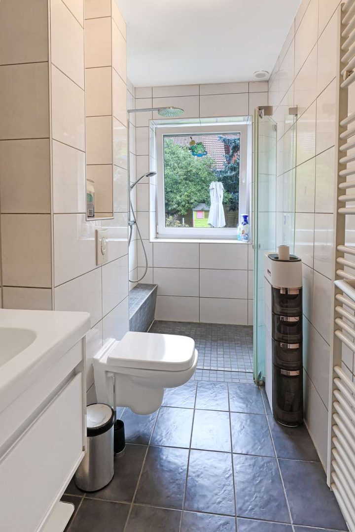 Tageslicht Bad mit Dusche