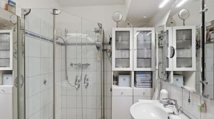 Bad mit Dusche