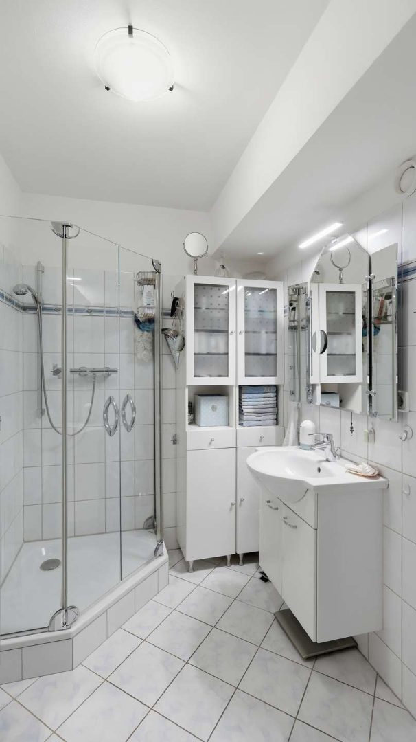 Bad mit Dusche